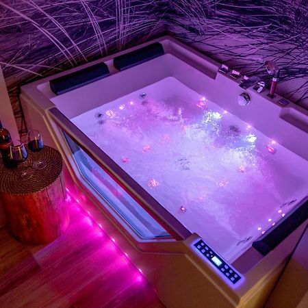 Apartament Z Jacuzzi & Sauna Chillout Kolobrzeg Exterior photo